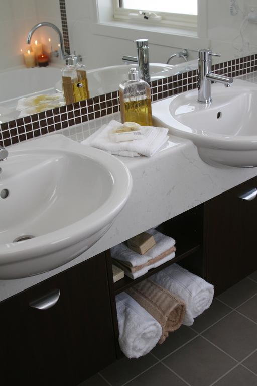 Encore Apartments باثورست الغرفة الصورة