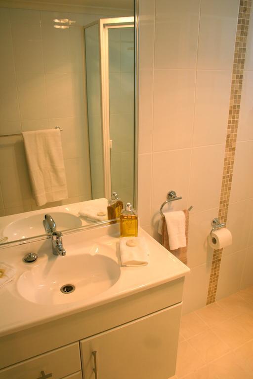 Encore Apartments باثورست الغرفة الصورة