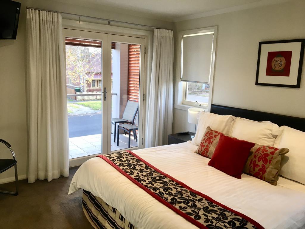 Encore Apartments باثورست المظهر الخارجي الصورة